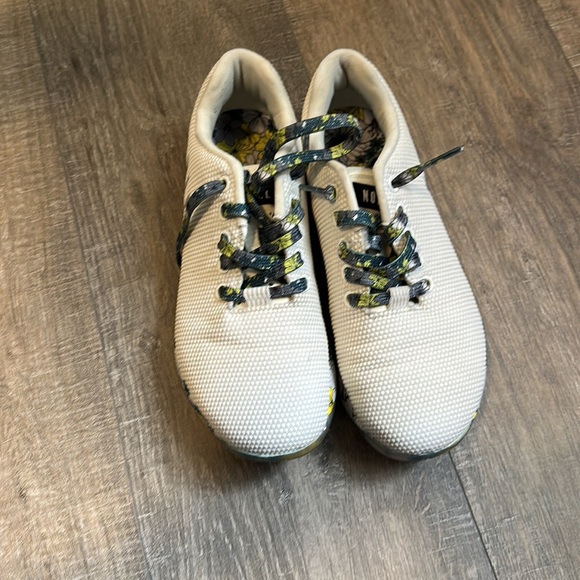 NoBull daisy trainer like new - Picture 3 of 5